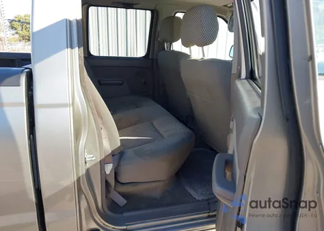 2002 Nissan Frontier Se-V6 from USA, damaged, VIN 1N6ED29Y12C384397